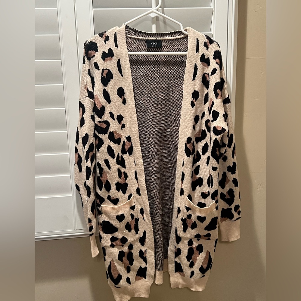 Vici women’s Leopard Print Cardigan Sweater - Cream and Black
